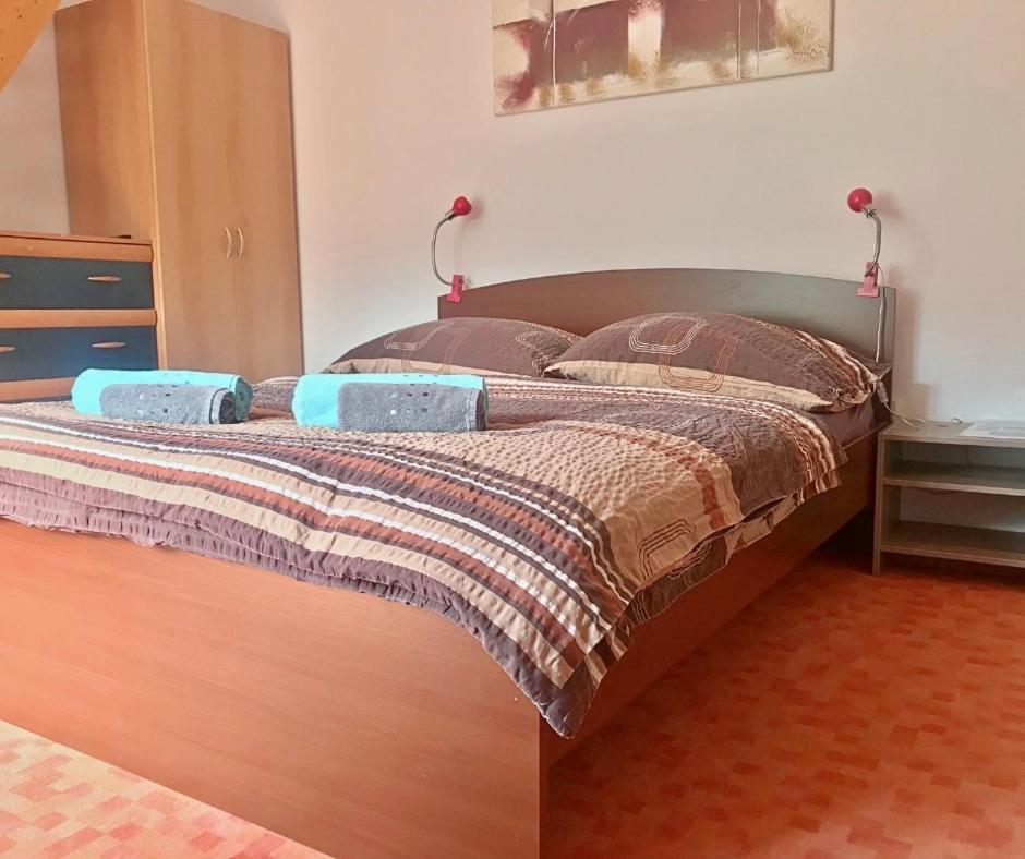 Apartmama Lipova 外观 照片