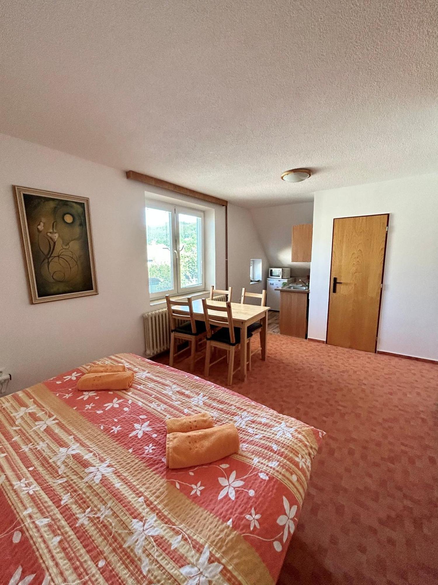 Apartmama Lipova 外观 照片